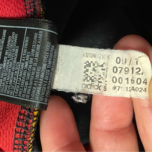 LeBron James Miami Heat No. 6 Basketball jersey - Picture 13 of 15